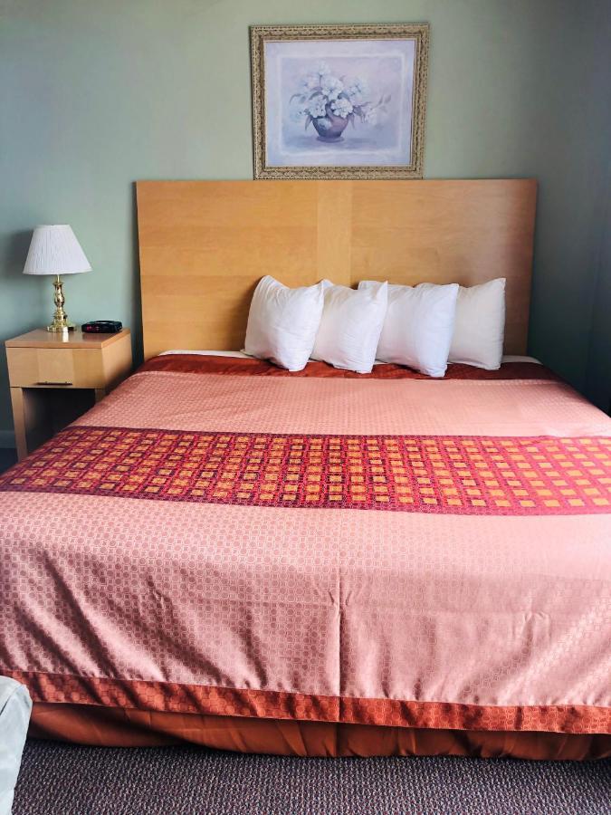 Perth Plaza Inn & Suites Ngoại thất bức ảnh