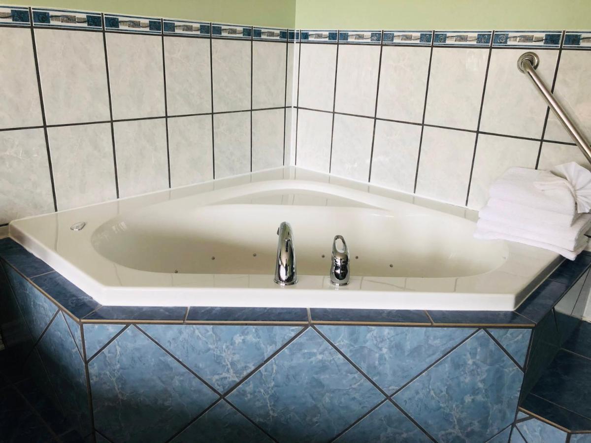 Perth Plaza Inn & Suites Ngoại thất bức ảnh