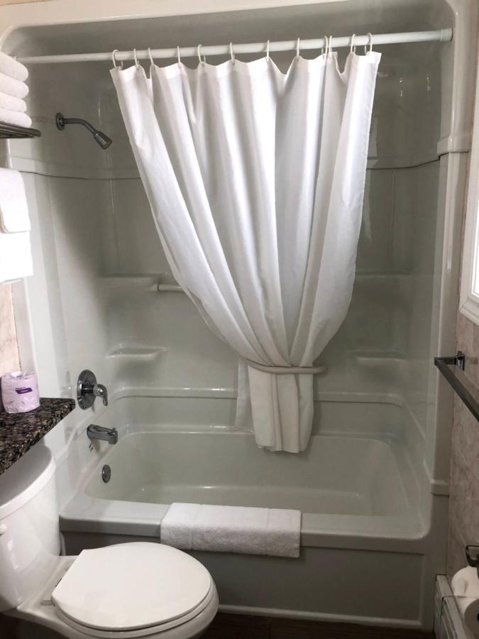 Perth Plaza Inn & Suites Ngoại thất bức ảnh