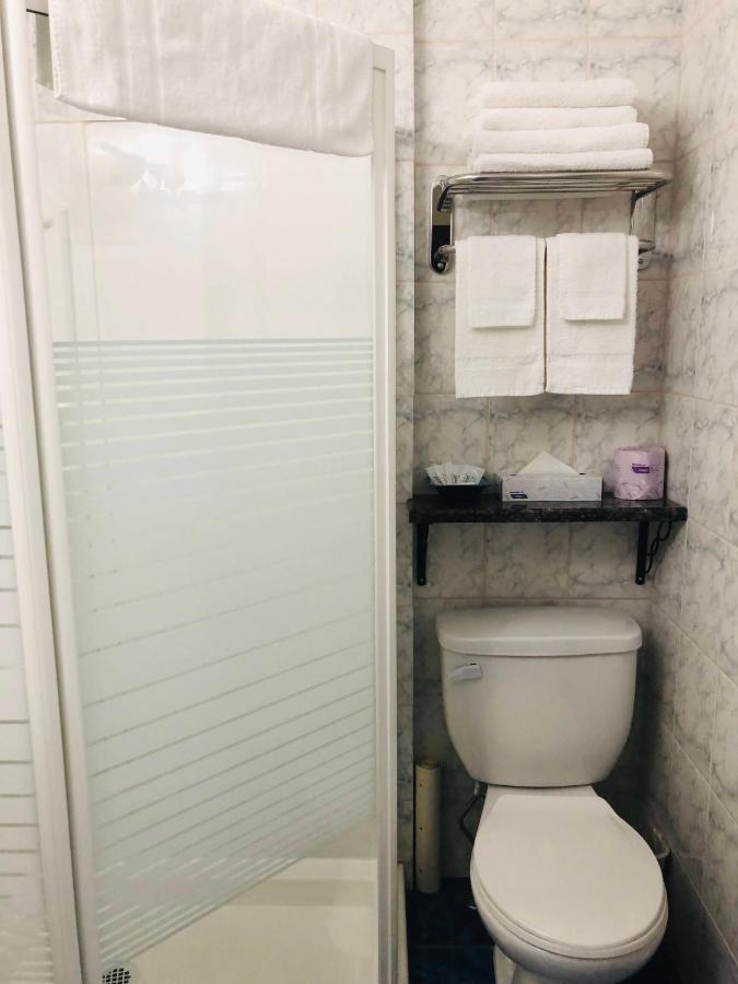 Perth Plaza Inn & Suites Ngoại thất bức ảnh