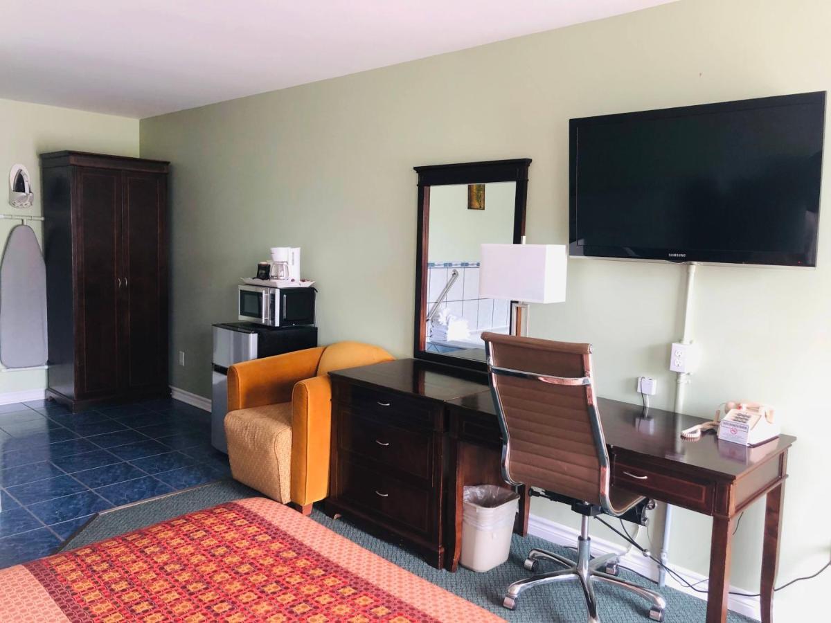 Perth Plaza Inn & Suites Ngoại thất bức ảnh