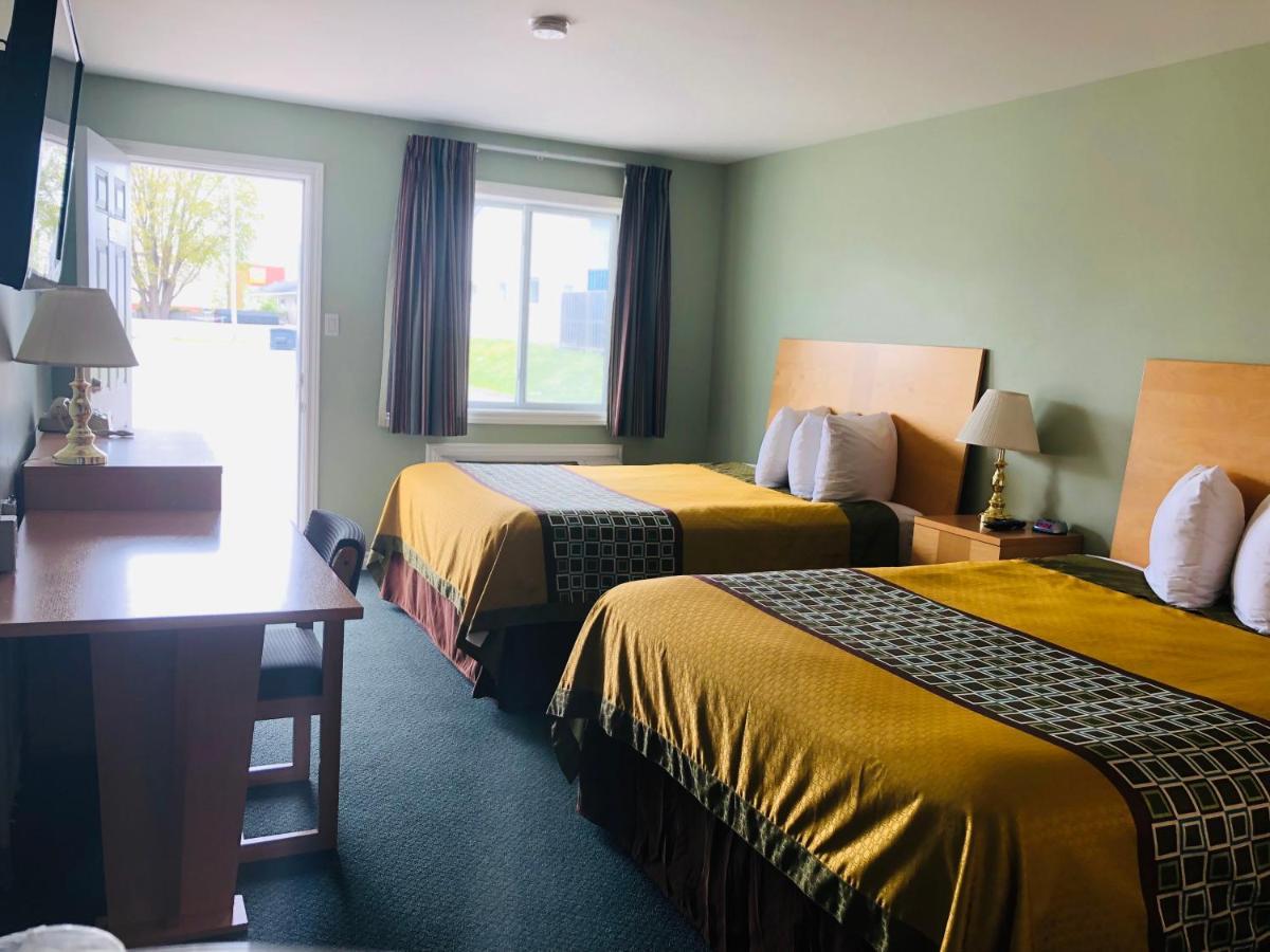 Perth Plaza Inn & Suites Ngoại thất bức ảnh