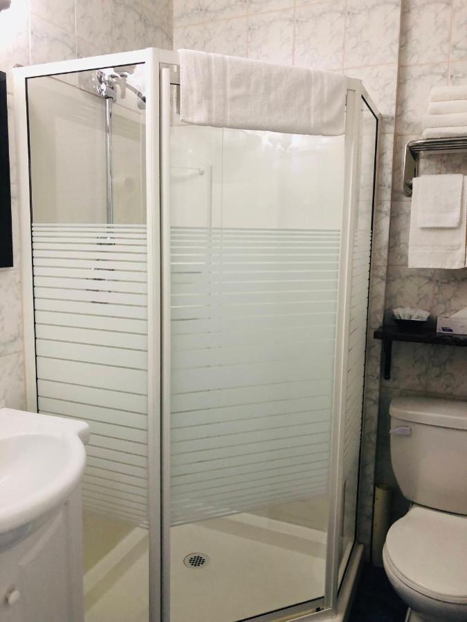 Perth Plaza Inn & Suites Ngoại thất bức ảnh