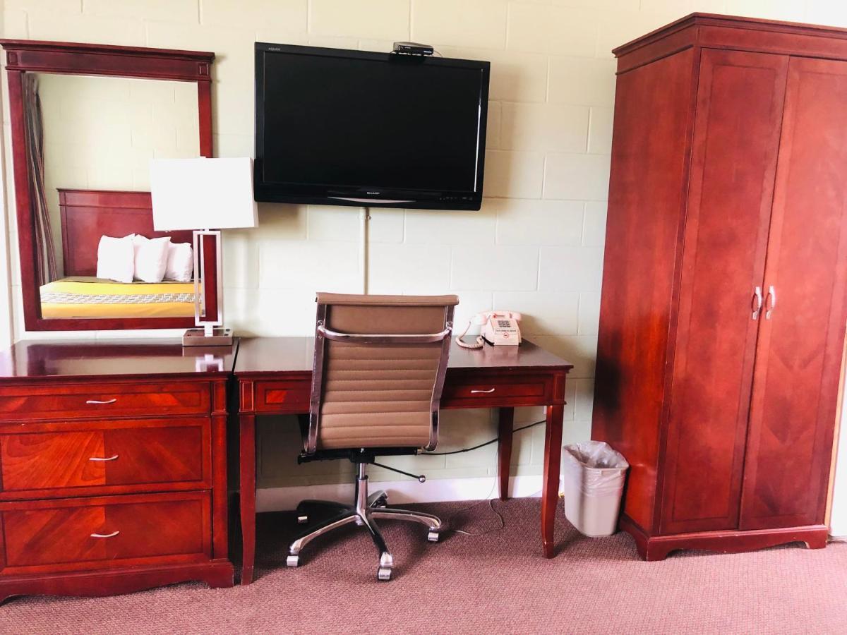 Perth Plaza Inn & Suites Ngoại thất bức ảnh