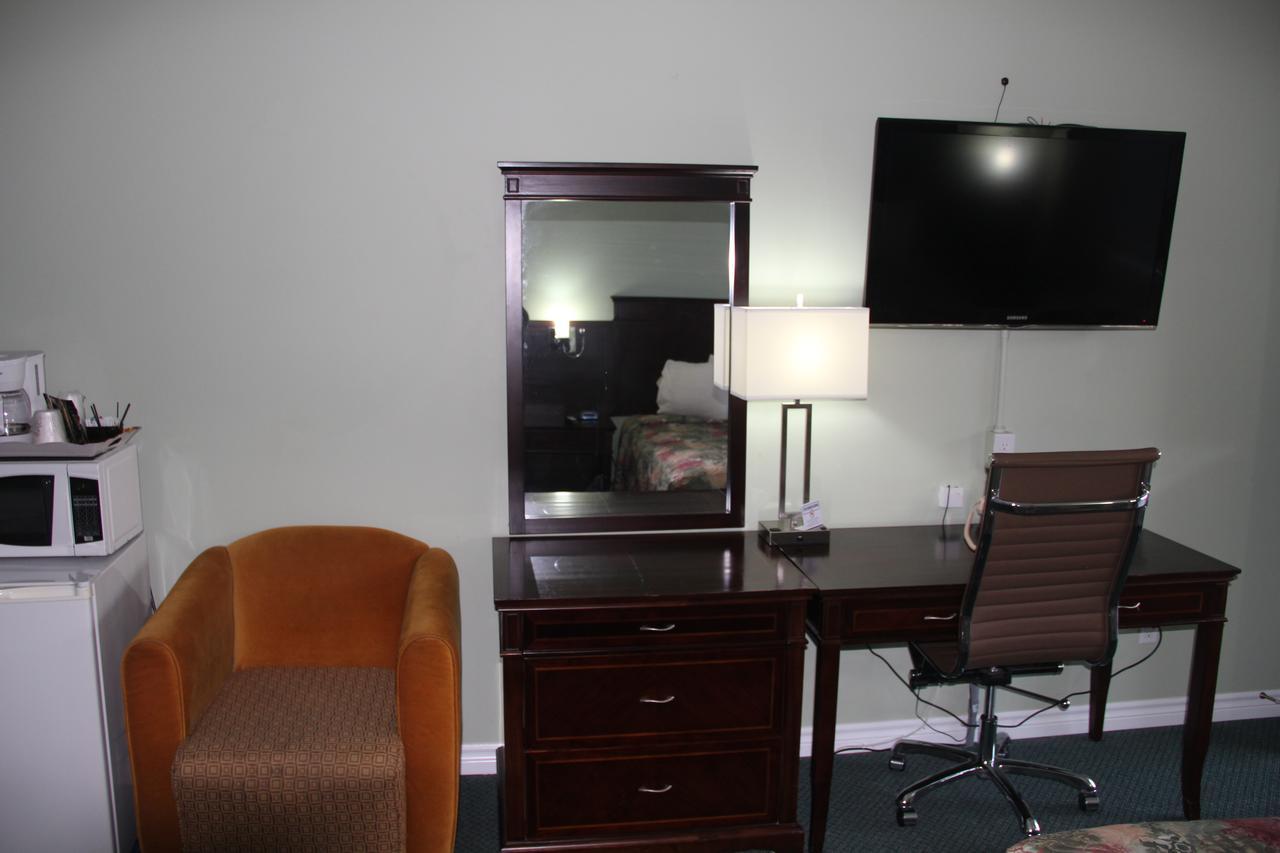 Perth Plaza Inn & Suites Ngoại thất bức ảnh