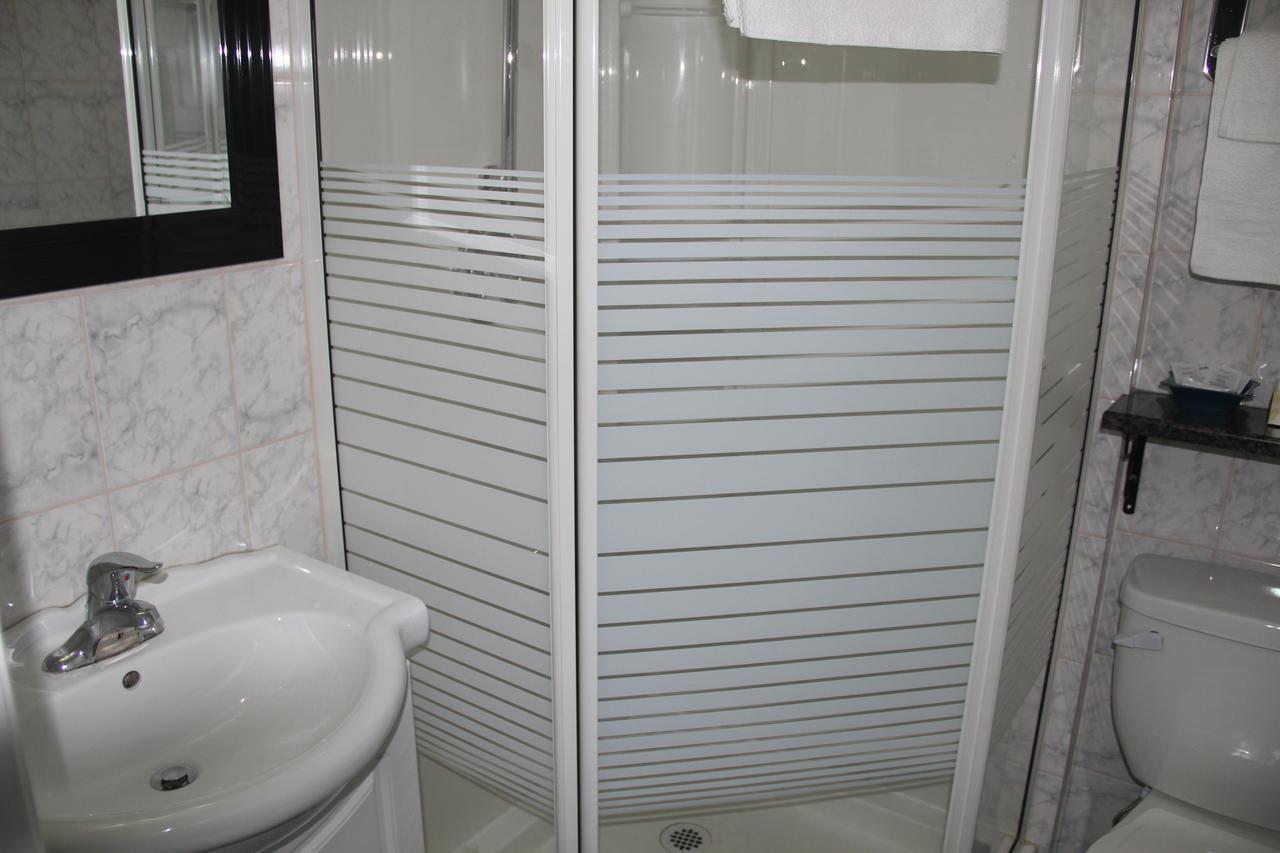 Perth Plaza Inn & Suites Ngoại thất bức ảnh