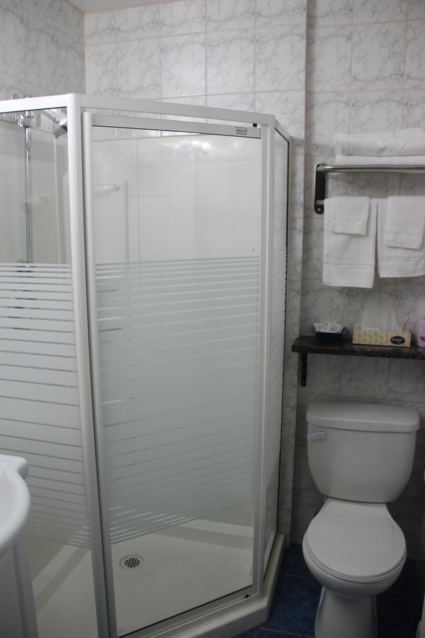 Perth Plaza Inn & Suites Ngoại thất bức ảnh